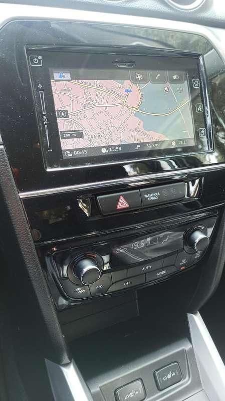 Usata Suzuki Vitara 120 CV (88 kW) 2018 Bianco SUV