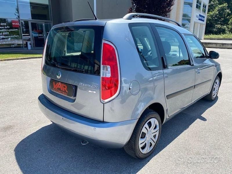Usata Skoda Roomster Style 86 CV (63 kW) 2012 Grigio Monovolume