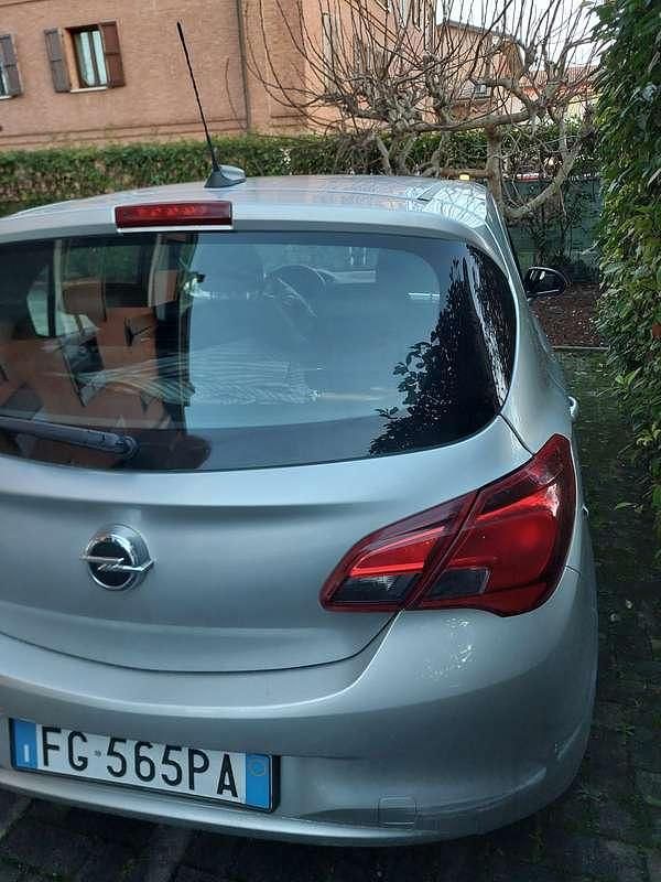 Usata Opel Corsa 90 CV (66 kW) 2017 Argento Utilitaria