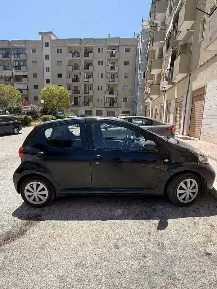 Usata Toyota Aygo 68 CV (50 kW) 2007 Nero Utilitaria