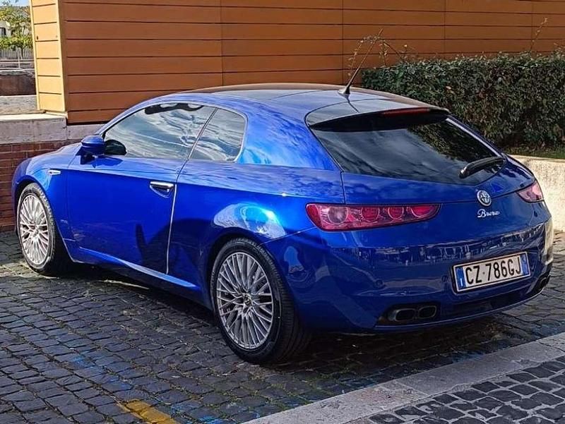 Blu/azzurro Usata 2006 Alfa Romeo Brera Coupé | 8900 € (Buon prezzo) - Immagine 1/4