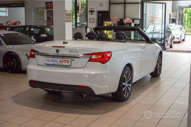 Usata Lancia Flavia 170 CV (125 kW) 2012 Bianco Cabrio