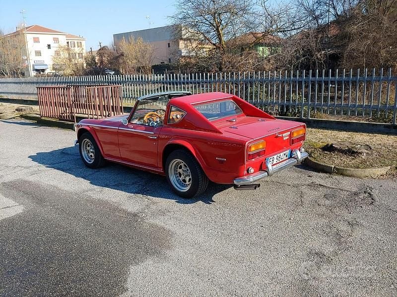 Usata Triumph TR5 1970 Rosso Cabrio