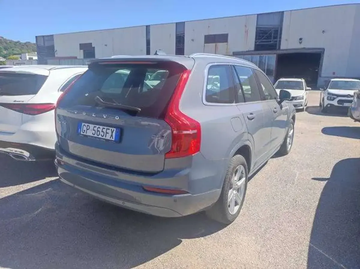 Usata Volvo XC90 Core 235 CV (172 kW) 2023 Thunder grey SUV