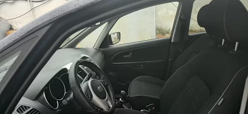 Usata Kia Venga Active 89 CV (65 kW) 2014 Nero Utilitaria