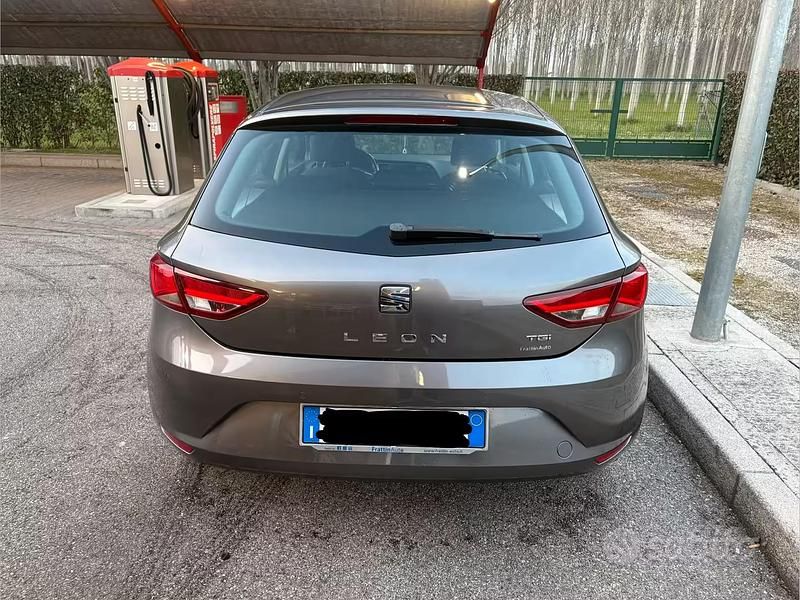 Usata Seat Leon Style 110 CV (80 kW) 2017 Grigio Berlina
