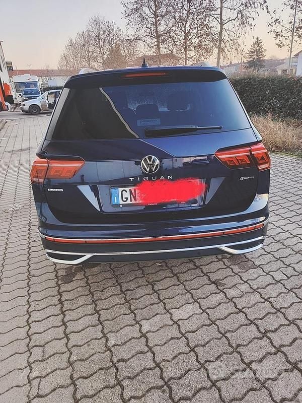 Blu Usata 2023 VW Tiguan Allspace SUV | 35.500 € (Buon prezzo) - Immagine 1/4