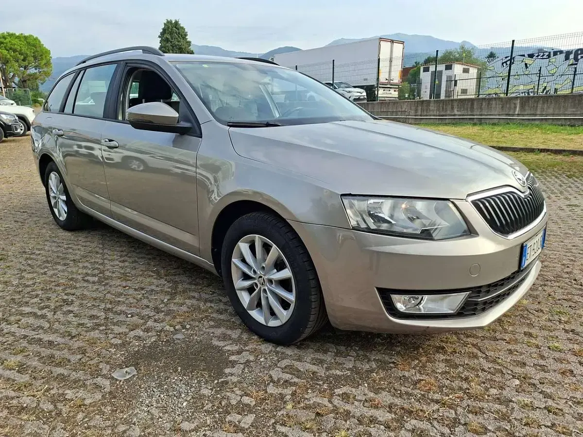 Usata Skoda Octavia Ambition 105 CV (77 kW) 2014 Beige Station wagon