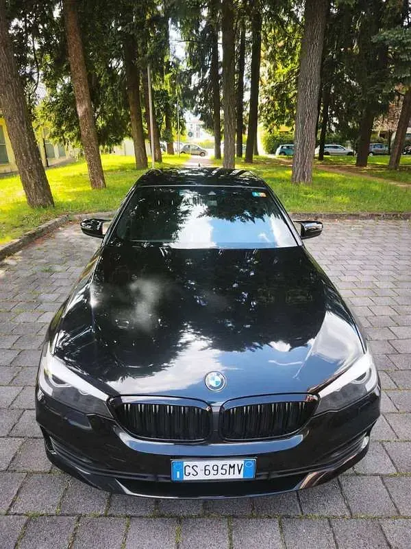 Usata BMW 530 Luxury Line 252 CV (185 kW) 2017 Nero Berlina