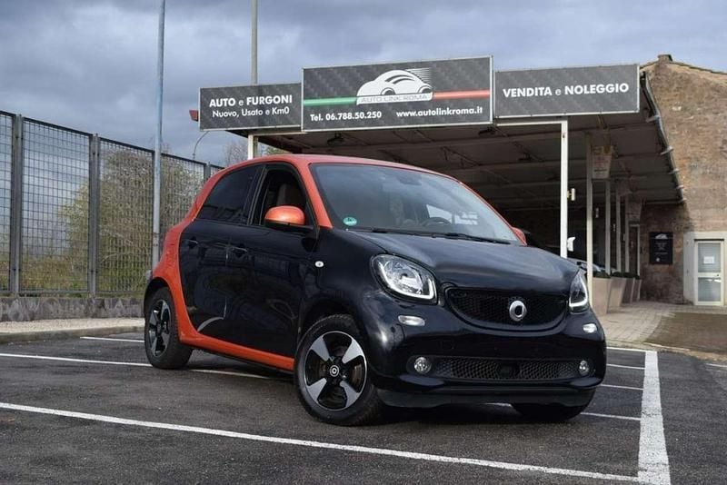 Usata Smart ForFour 71 CV (52 kW) 2018 Nero/arancio / pastello Utilitaria