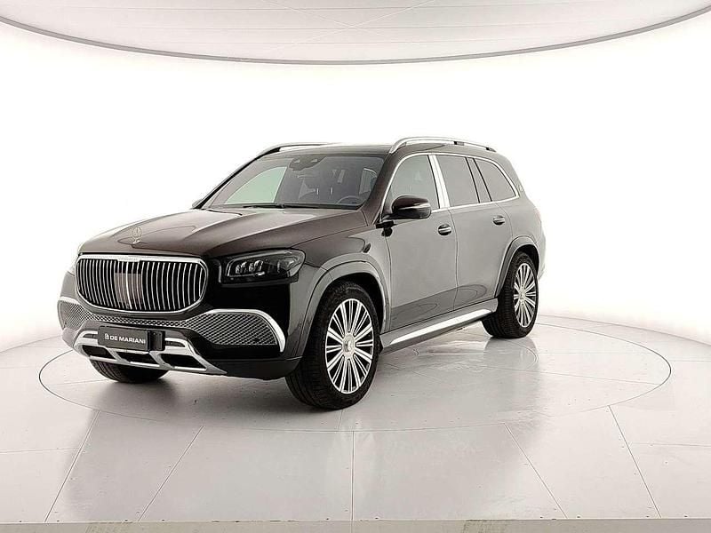 Usata Mercedes GLS600 Maybach 557 CV (409 kW) 2024 Rosso rubelite nero ossidiana SUV