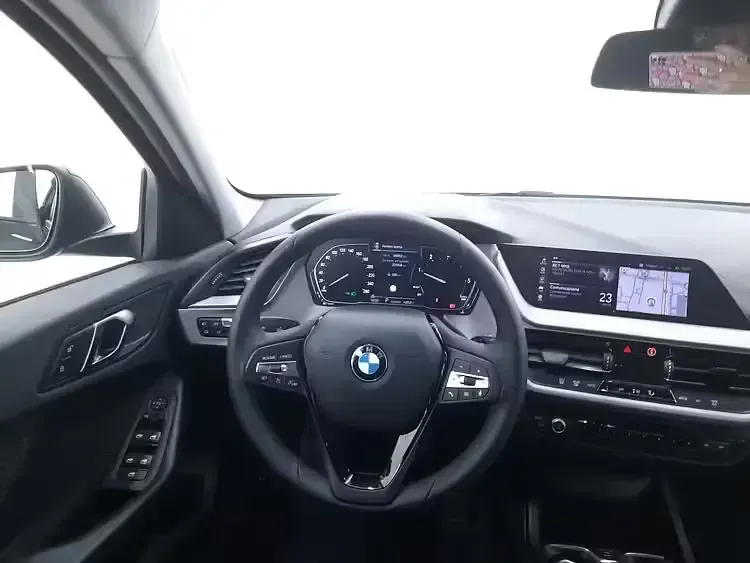 Käytetty BMW 116 Advantage 116 HP (85 kW) 2021 Musta Viistoperä