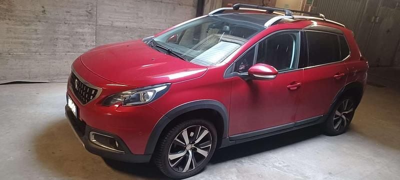 Usata Peugeot 2008 Allure 99 CV (72 kW) 2016 Rosso SUV