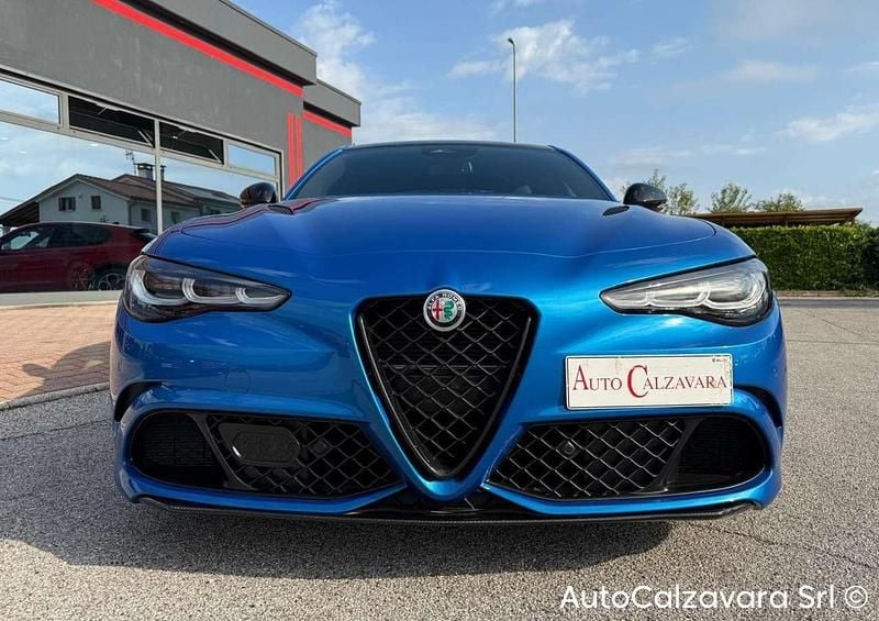 Nuova Alfa Romeo Giulia Quadrifoglio 519 CV (381 kW) 2025 Blu misano Berlina