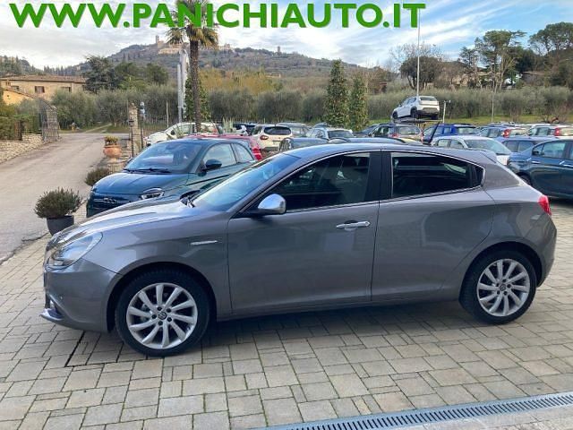 Usata Alfa Romeo Giulietta Executive 120 CV (88 kW) 2020 Grigio Utilitaria