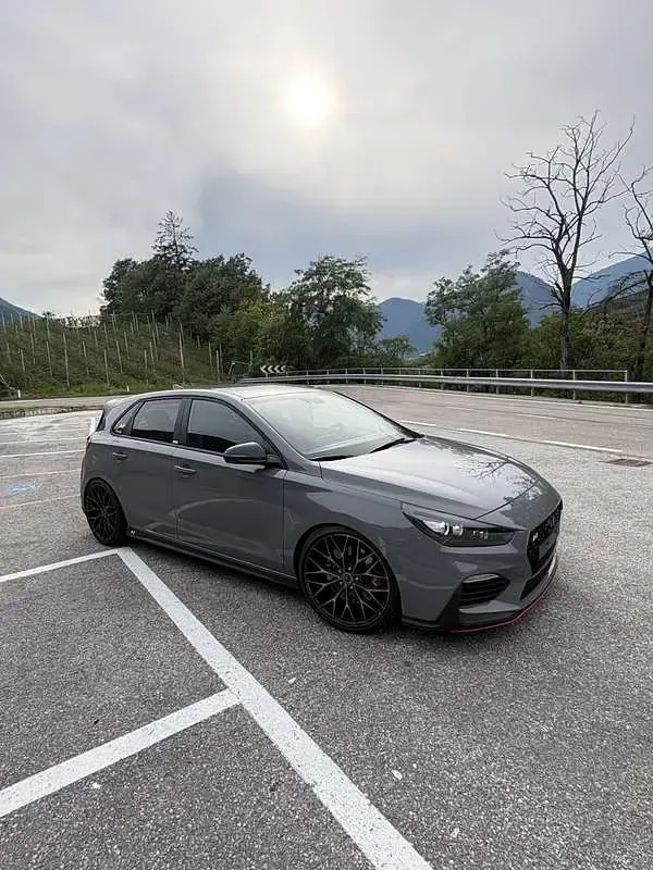 Usata Hyundai i30 N Performance 275 CV (202 kW) 2020 Grigio Berlina