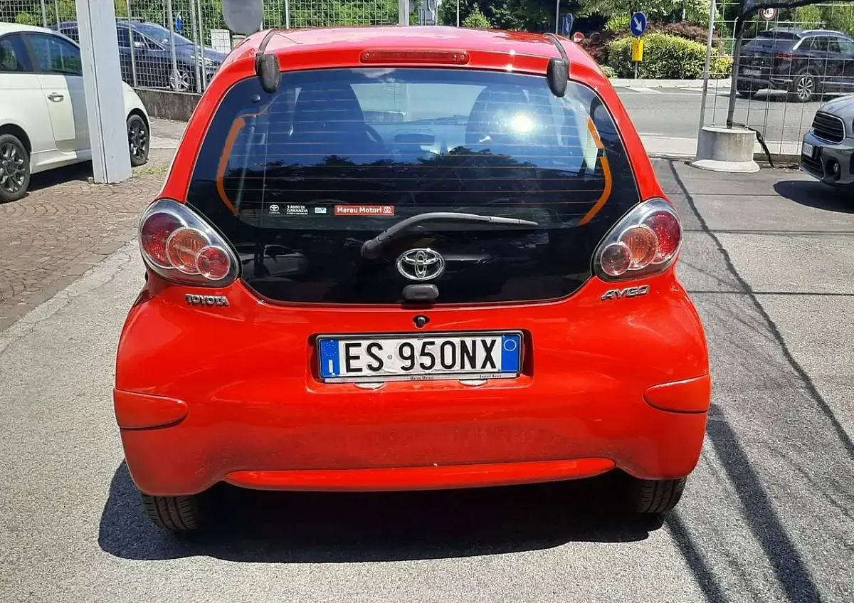 Usata Toyota Aygo 68 CV (50 kW) 2013 Rosso Utilitaria