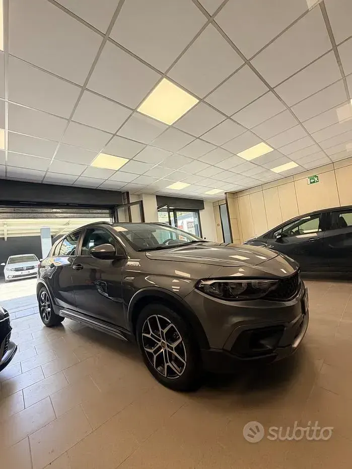 Usata Fiat Tipo Cross 95 CV (69 kW) 2022 Grigio Berlina