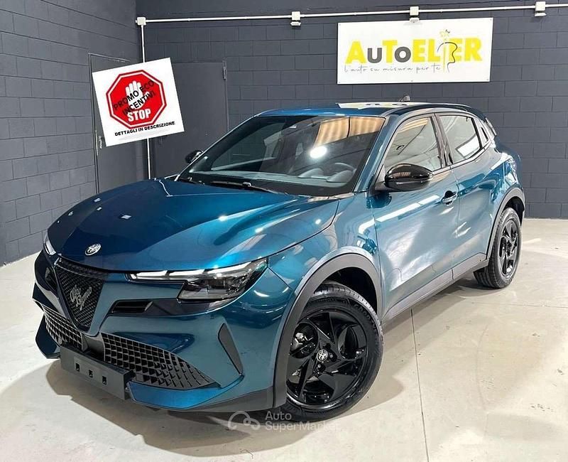 Nuova Alfa Romeo Junior 136 CV (100 kW) 2026 Blu SUV