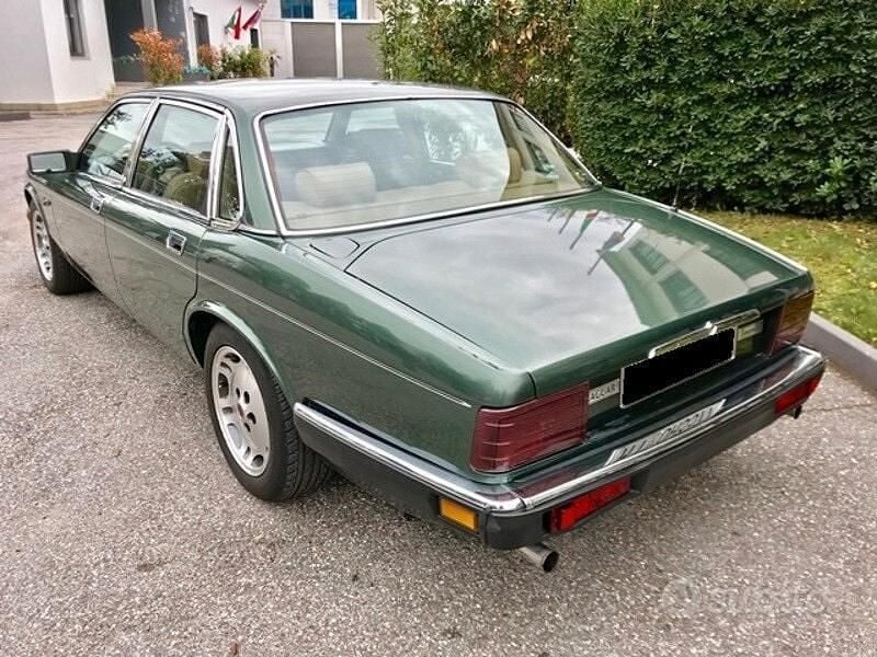 Usata Jaguar XJ40 Sovereign 213 CV (156 kW) 1988 Verde Berlina