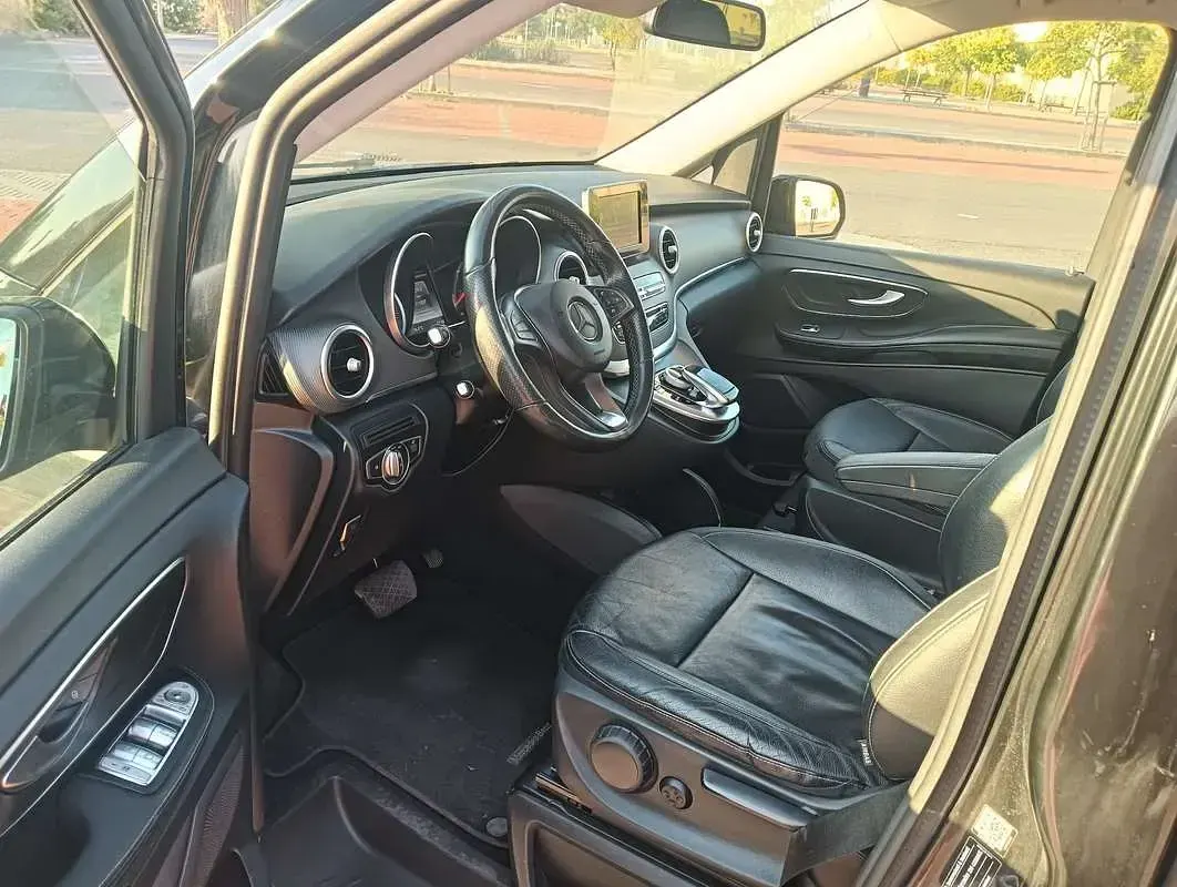 Usata Mercedes V220 163 CV (119 kW) 2018 Nero Monovolume