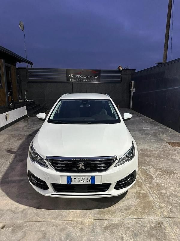 Usata Peugeot 308 GT-line 120 CV (88 kW) 2018 Bianco Station wagon
