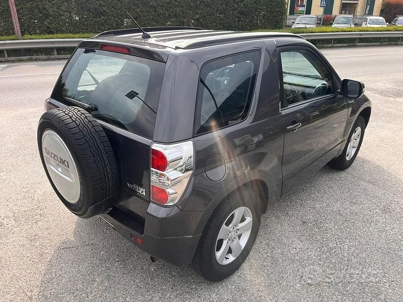 Occasion Suzuki Grand Vitara 106 PK (77 kW) 2014 Grijs SUV