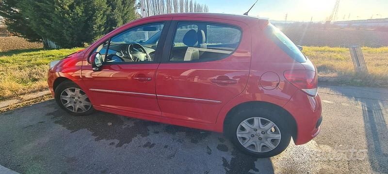 Usata Peugeot 207 Access 68 CV (50 kW) 2012 Rosso Berlina