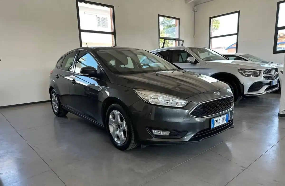 Usata Ford Focus 95 CV (69 kW) 2018 Grigio Berlina