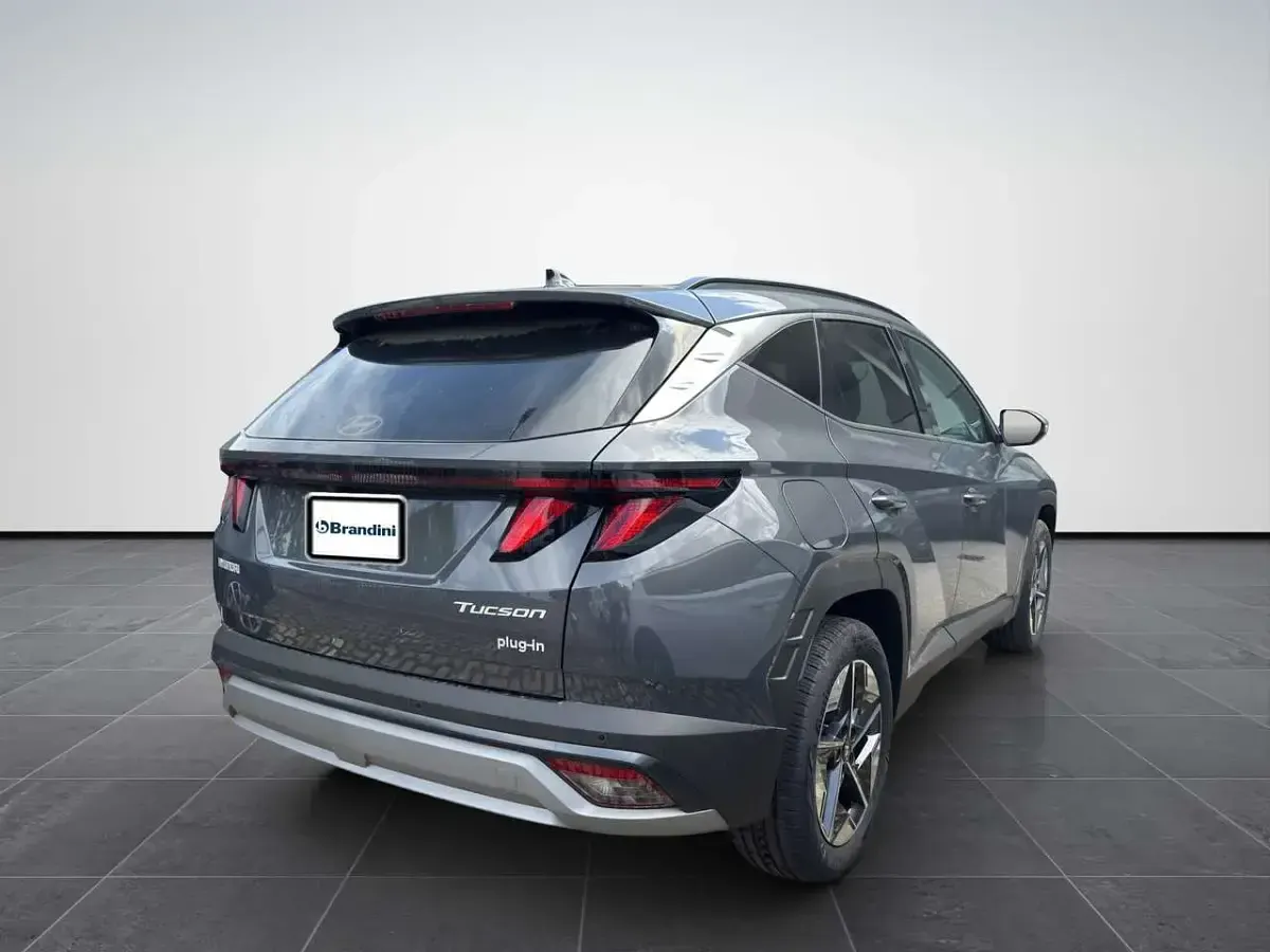 Nuova Hyundai Tucson 218 CV (160 kW) 2026 Ecotronic gray SUV