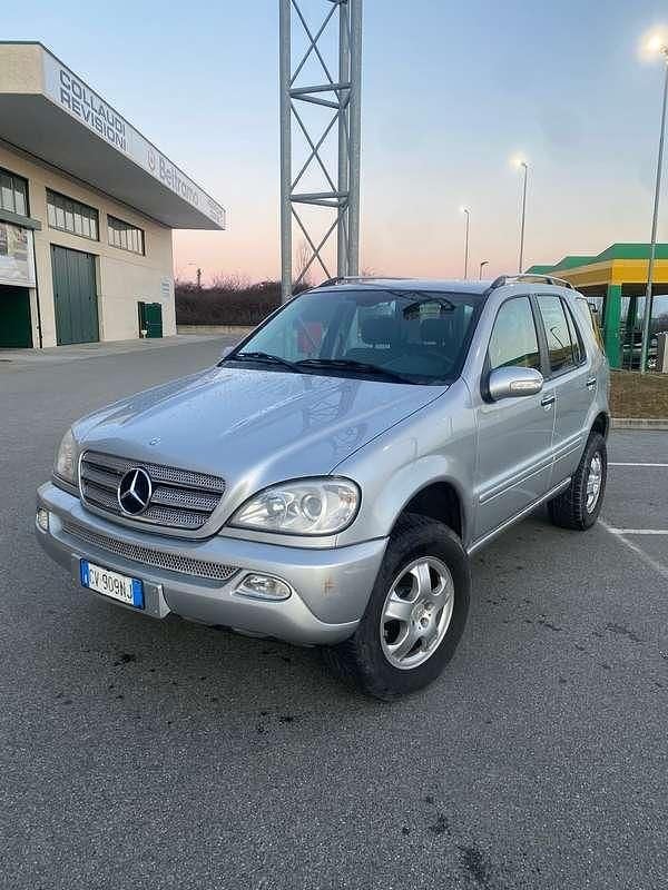 Usata Mercedes ML270 163 CV (119 kW) 2005 Argento SUV