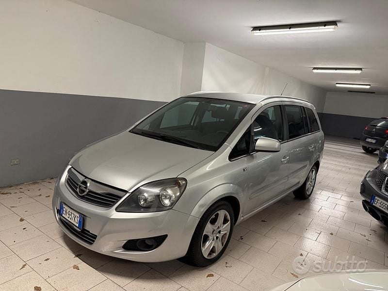 Usata Opel Zafira Cosmo 110 CV (80 kW) 2011 Grigio Monovolume