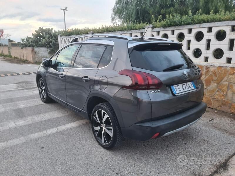Usata Peugeot 2008 Crossway 120 CV (88 kW) 2017 Grigio SUV