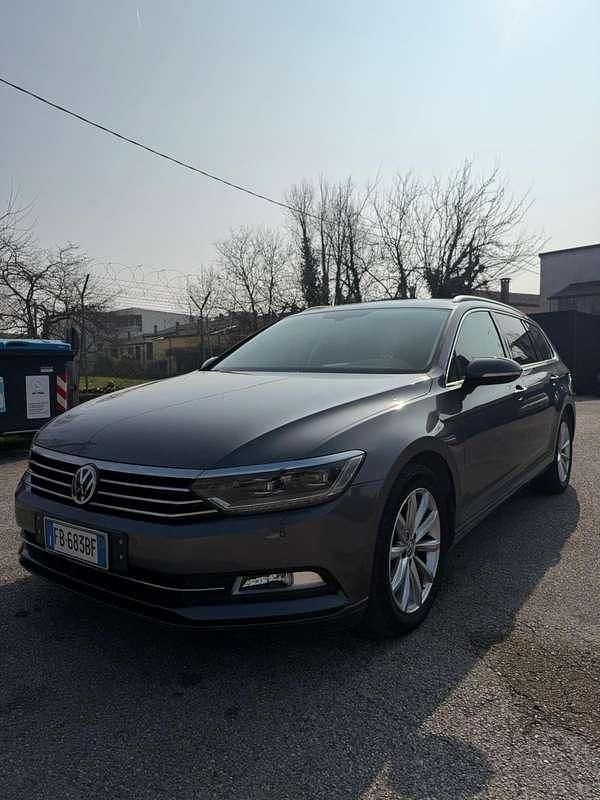 Usata VW Passat 120 CV (88 kW) 2015 Beige Station wagon