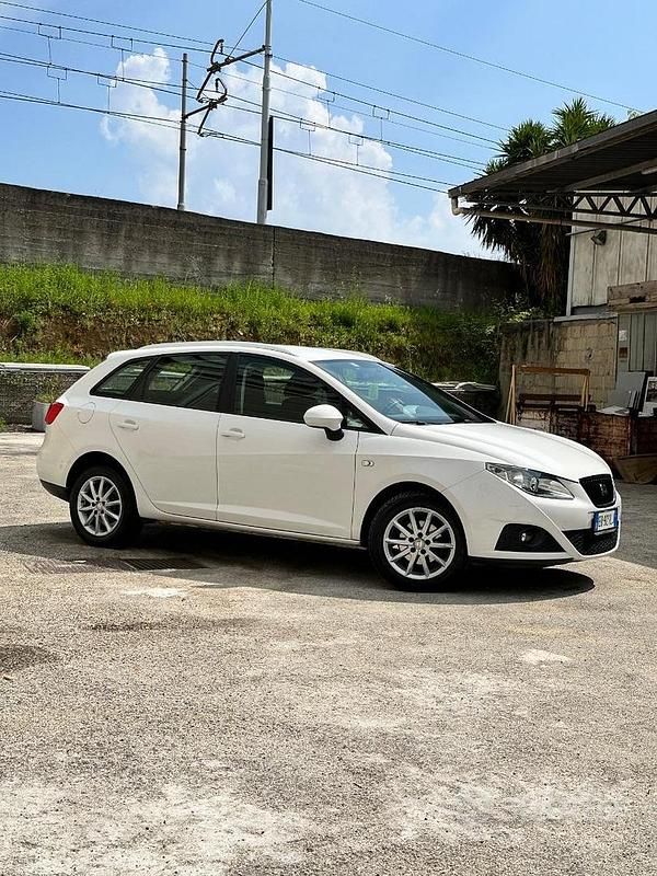 Usata Seat Ibiza ST 75 CV (55 kW) 2010 Bianco Station wagon
