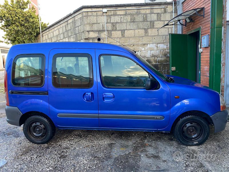 Usata Renault Kangoo 64 CV (47 kW) 1998 Blu Monovolume