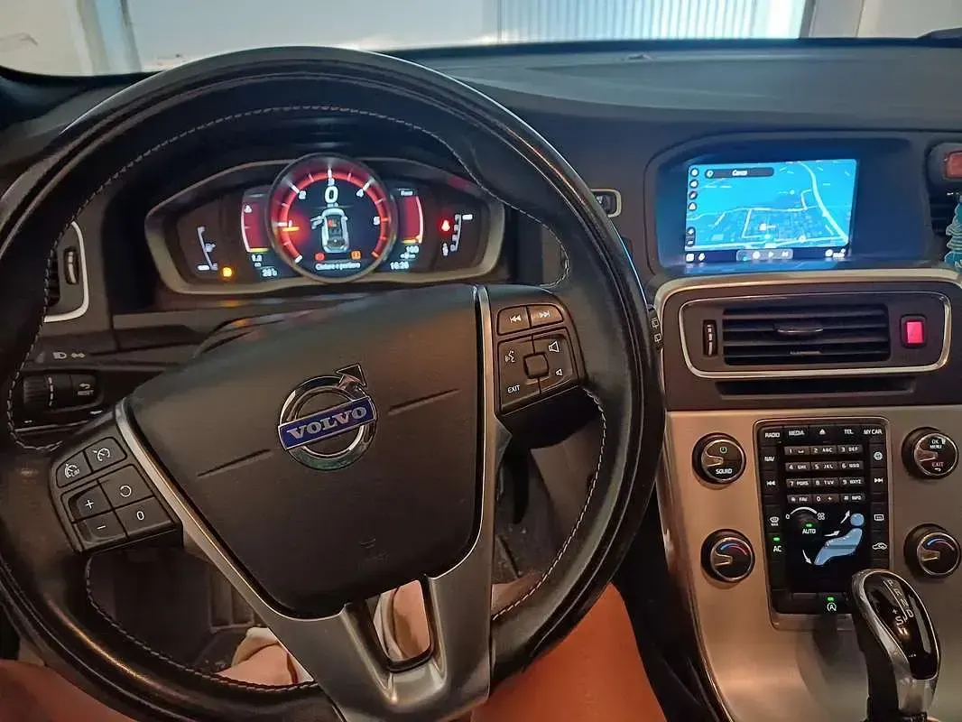 Usata Volvo V60 Business Edition 150 CV (110 kW) 2018 Station wagon