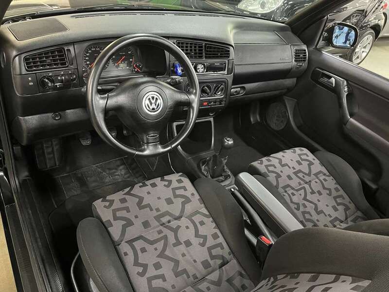 Usata VW Golf Cabriolet 110 CV (80 kW) 2002 Nero Cabrio