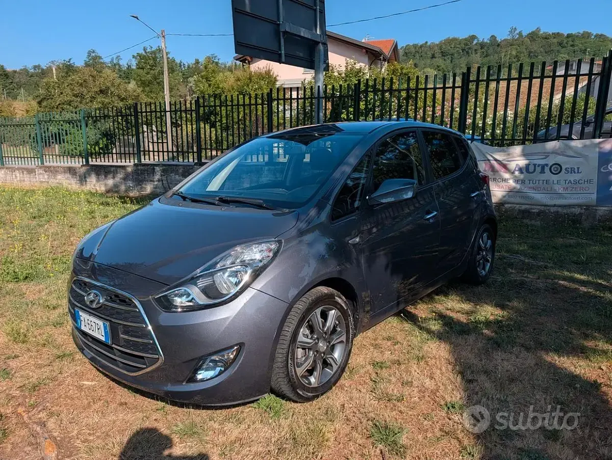Usata Hyundai ix20 Comfort 90 CV (66 kW) 2015 Grigio Utilitaria