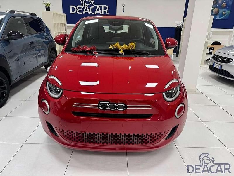 Rosso Nuova 2025 Fiat 500 Berlina | 16.950 € (Buon prezzo) - Immagine 1/4
