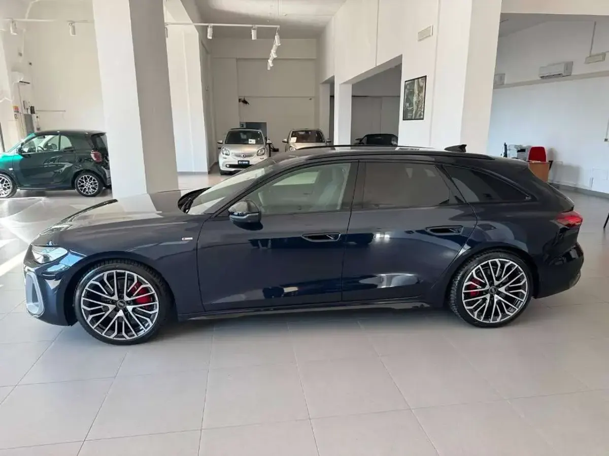 Usata Audi A5 S-Line 204 CV (150 kW) 2025 Blu/azzurro Station wagon