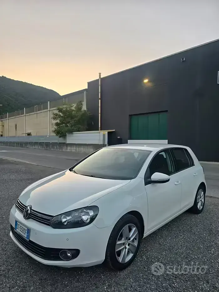 Usata VW Golf VI Highline 122 CV (89 kW) 2009 Bianco Utilitaria