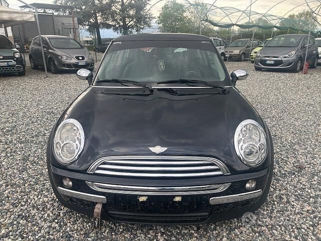 Usata Mini ONE 90 CV (66 kW) 2005 Nero Utilitaria
