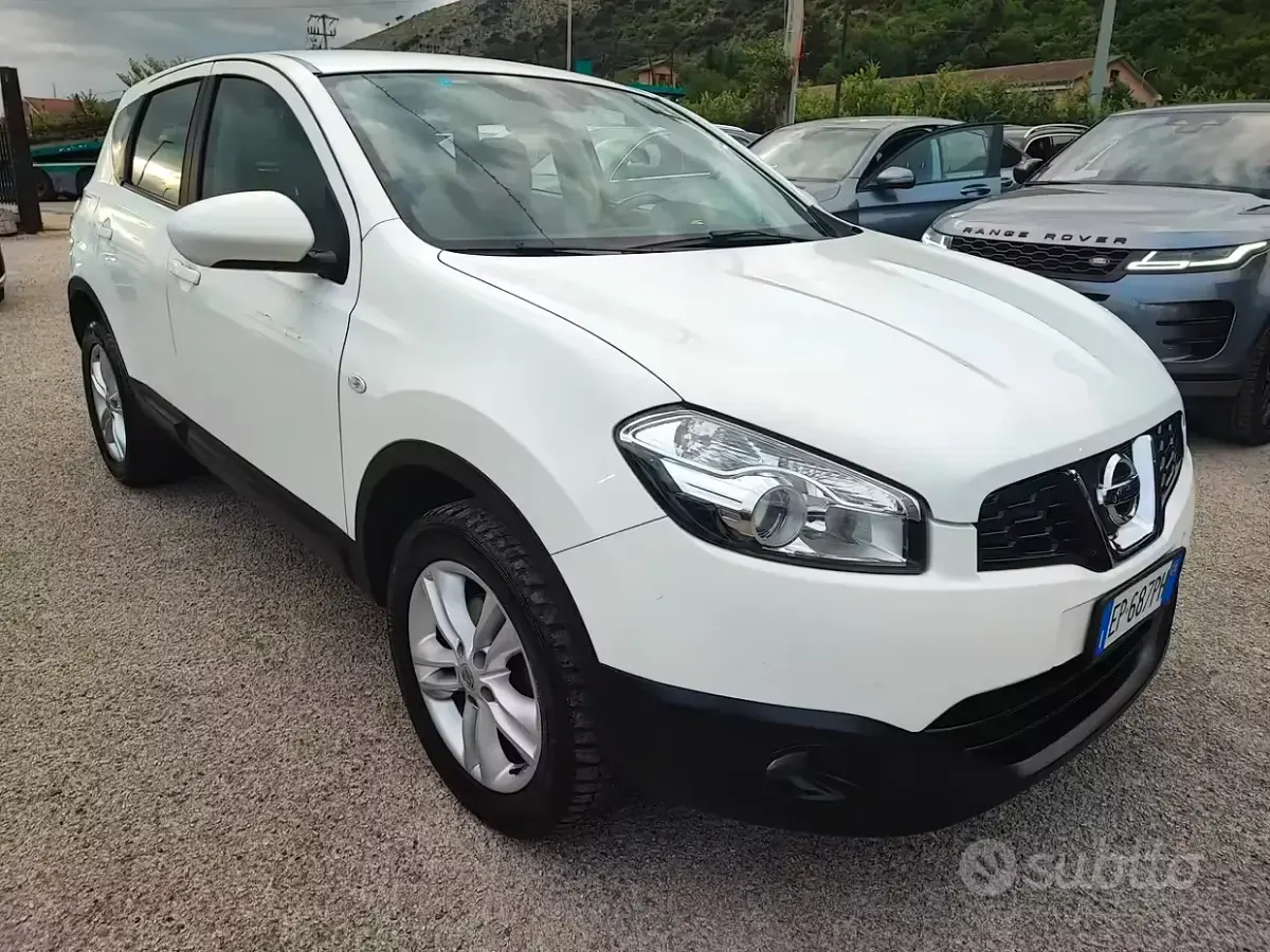 Usata Nissan Qashqai Acenta 131 CV (96 kW) 2013 Bianco SUV