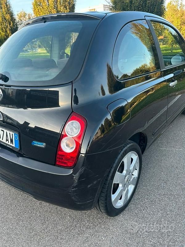 Usata Nissan Micra 80 CV (58 kW) 2010 Nero Utilitaria