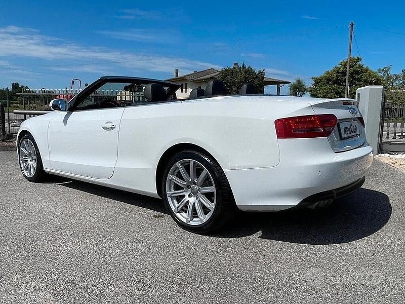 Usata Audi A5 Cabriolet Ambition 170 CV (125 kW) 2011 Bianco Cabrio