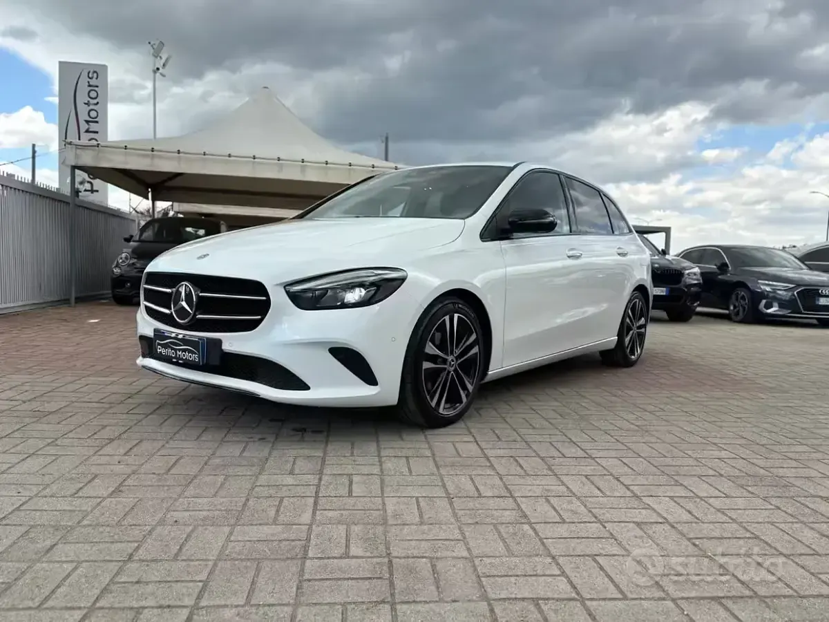 Usata Mercedes B180 Premium 116 CV (85 kW) 2019 Bianco Utilitaria
