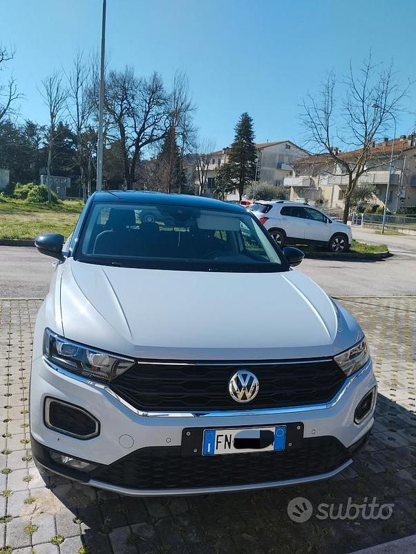 Usado VW T-Roc 150 CV (110 kW) 2018 Gris SUV
