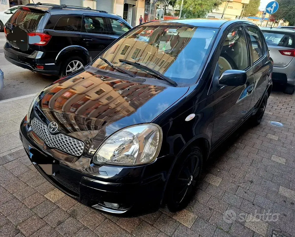 Usata Toyota Yaris 75 CV (55 kW) 2004 Nero Utilitaria