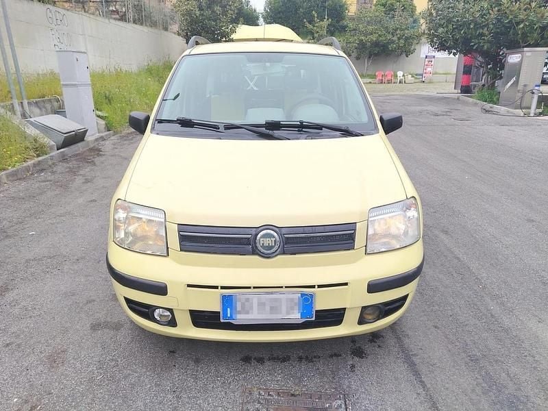 Usata Fiat Panda Emotion 70 CV (51 kW) 2006 Giallo Utilitaria